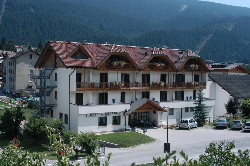 Hotel Canada Andalo Exterior foto