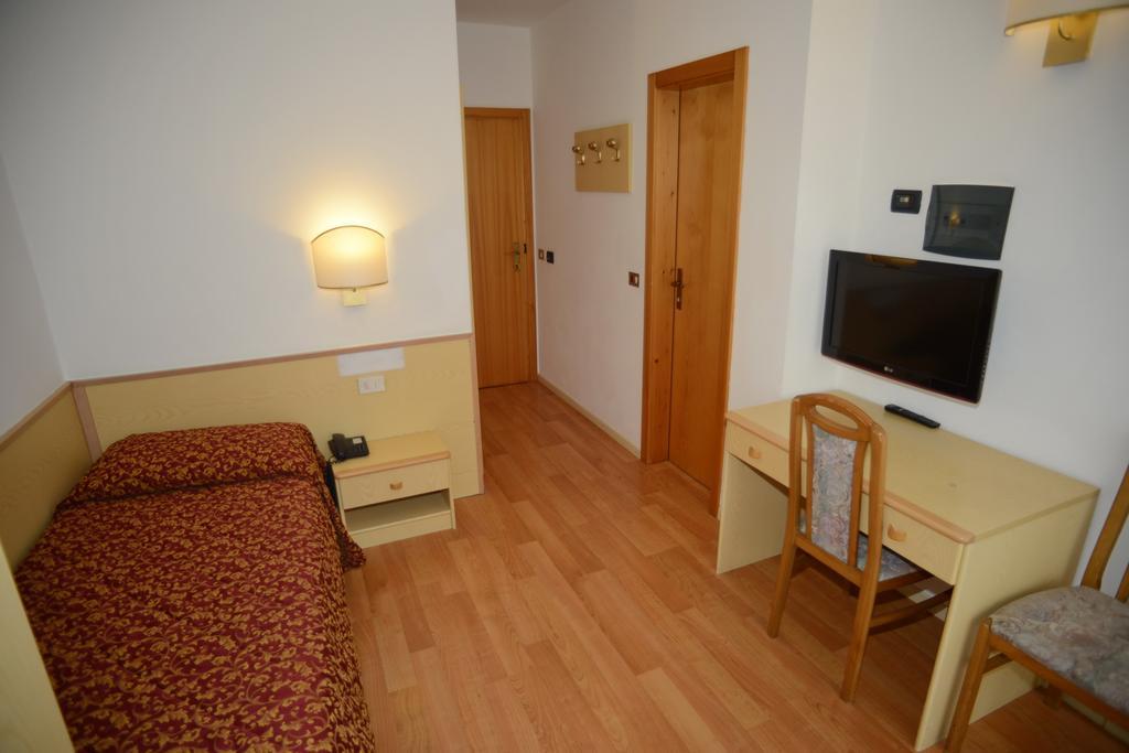 Hotel Canada Andalo Cameră foto