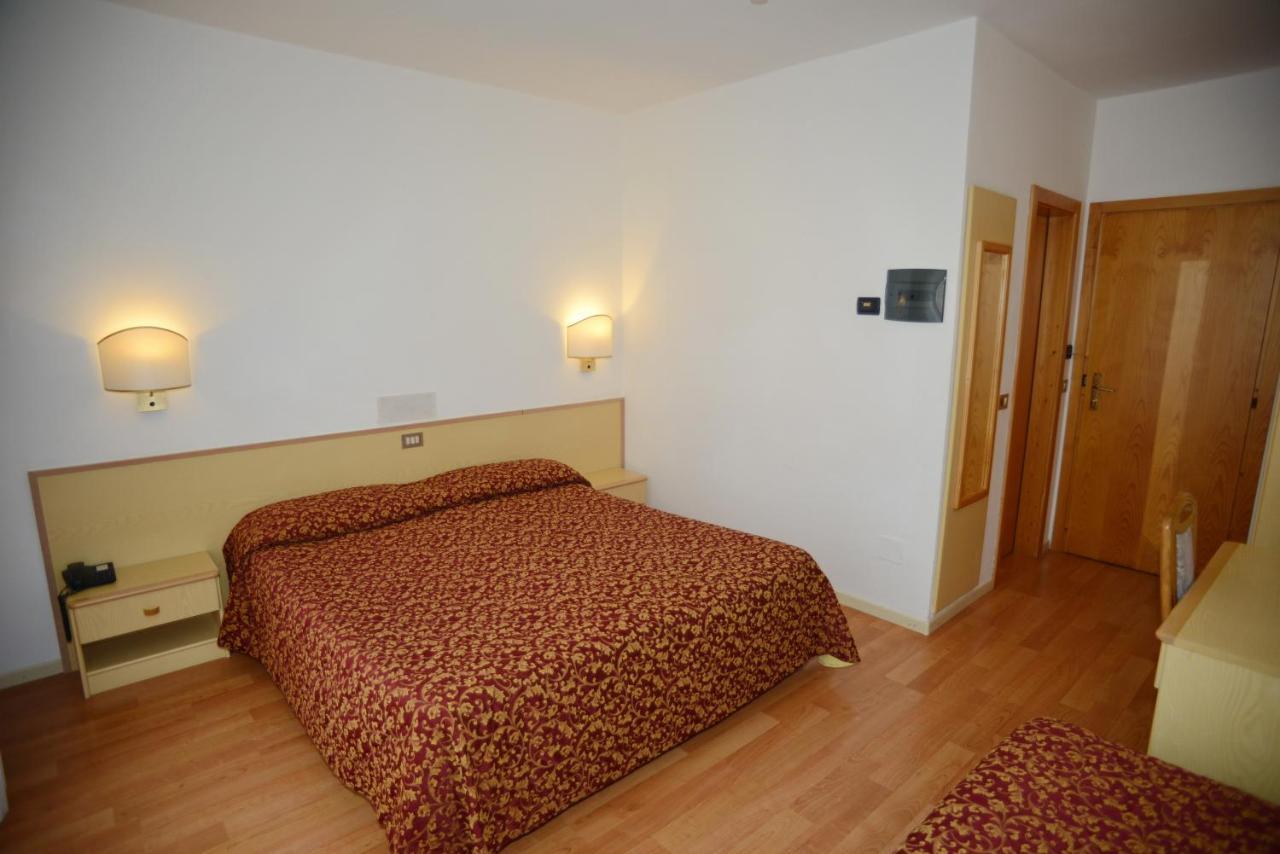 Hotel Canada Andalo Cameră foto